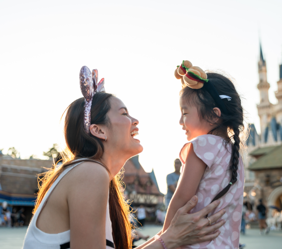 mother and daughter at disneyland